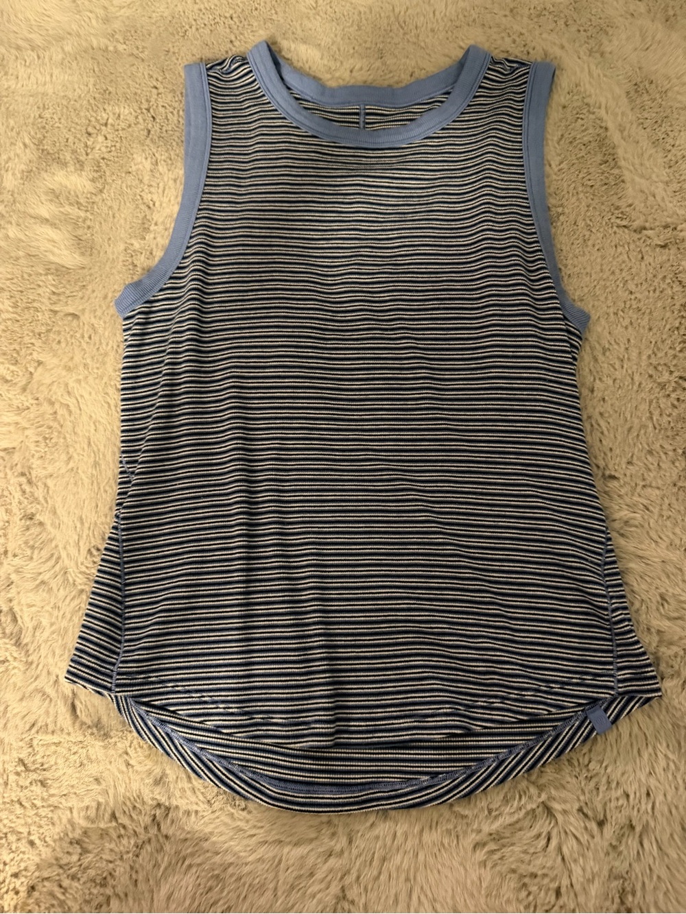 Lululemon hold tight tank size 8